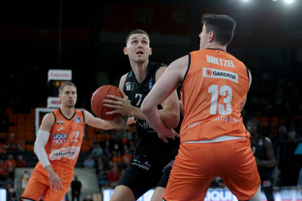 也折射出竞 也折射出竞